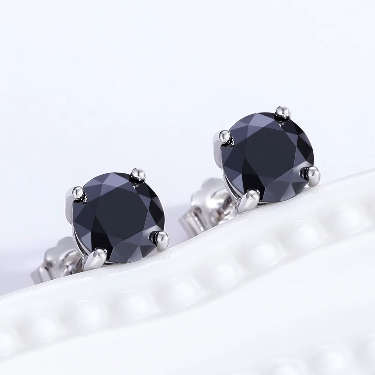 Exquisite VVS1 Black Moissanite Solitaire Stud Earrings in 18K White Gold Plated S925 Sterling Silver